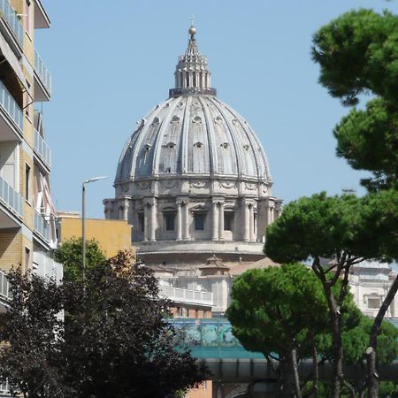 B&B Alla Cupola Di San Pietro Rome Bagian luar foto