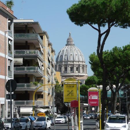 B&B Alla Cupola Di San Pietro Rome Bagian luar foto