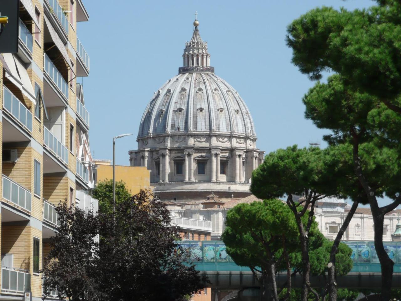 B&B Alla Cupola Di San Pietro Rome Bagian luar foto